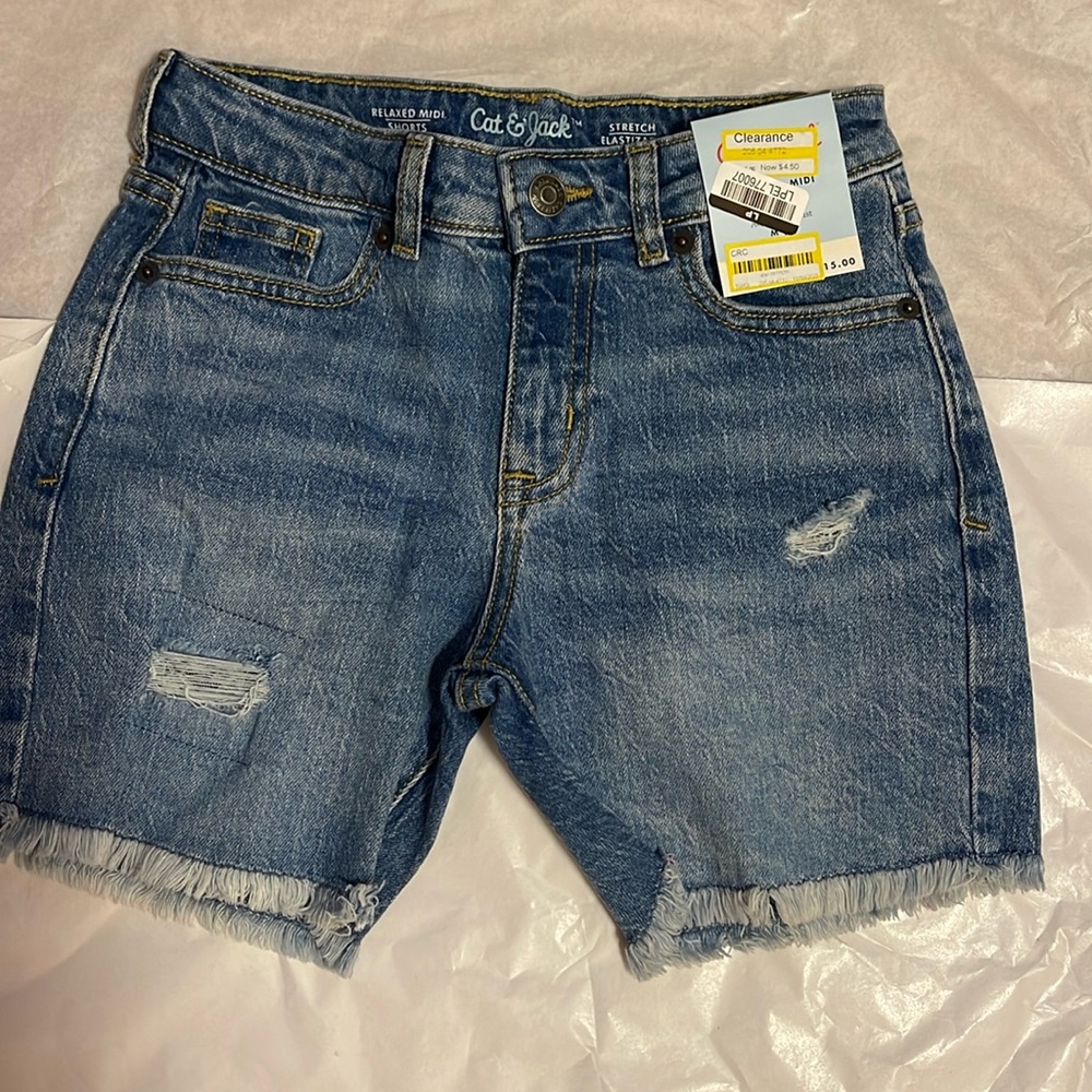 Cut-off jean shorts